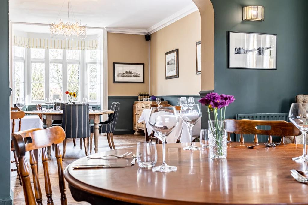 The Whichcote Arms Hotel Слийфорд Екстериор снимка