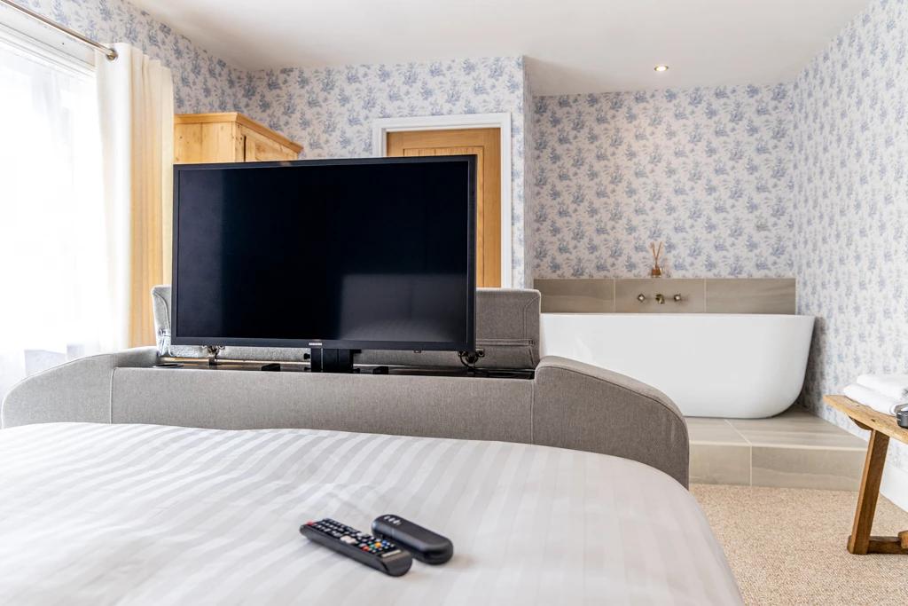 The Whichcote Arms Hotel Слийфорд Екстериор снимка