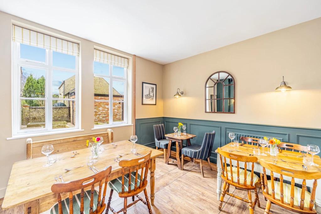 The Whichcote Arms Hotel Слийфорд Екстериор снимка