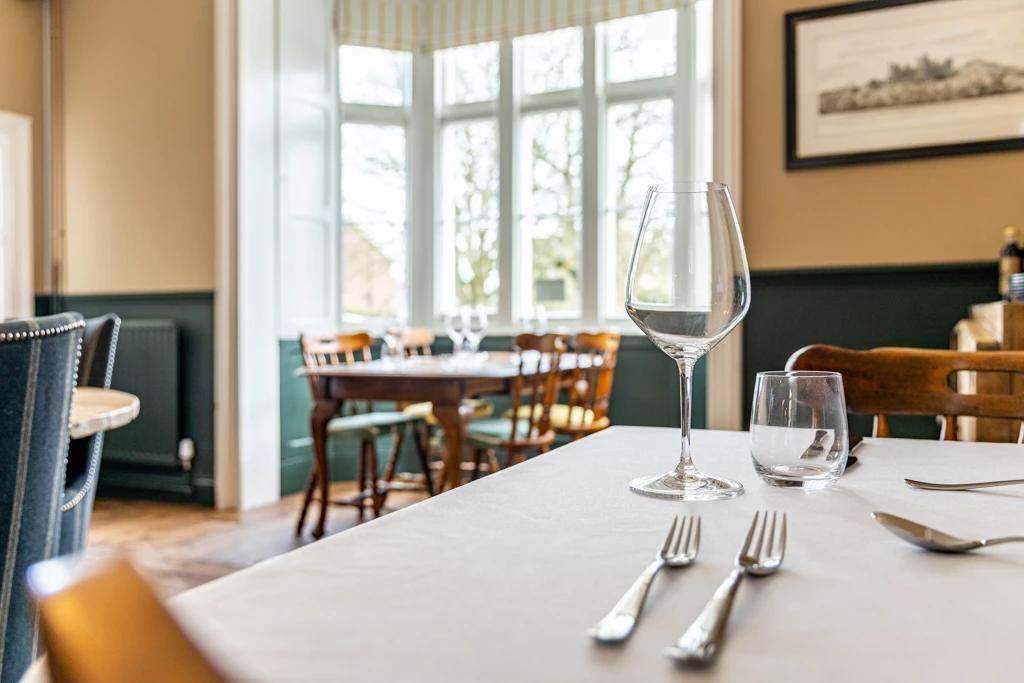 The Whichcote Arms Hotel Слийфорд Екстериор снимка