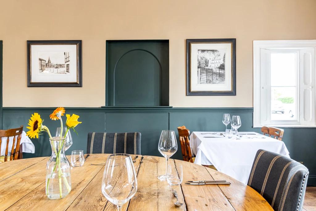 The Whichcote Arms Hotel Слийфорд Екстериор снимка