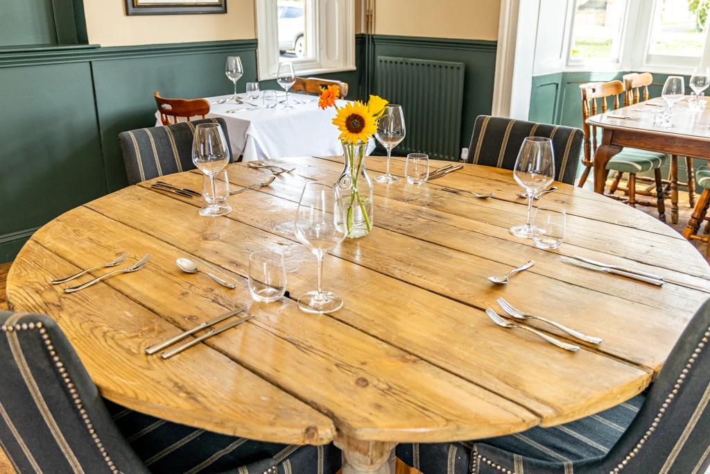 The Whichcote Arms Hotel Слийфорд Екстериор снимка